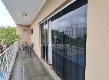 Casa · 267m² · 3 Quartos · 4 Vagas · Crie novas memórias em um lar cheio de história!