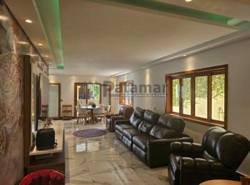 Casa · 300m² · 4 Quartos · 4 Vagas · Amplo sobrado à venda no Caxingui