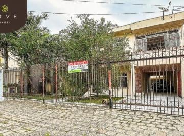 Casa · 345m² · 4 Quartos · 4 Vagas · Casa com 4 quartos, 01 suíte, no bairro Água Verde!