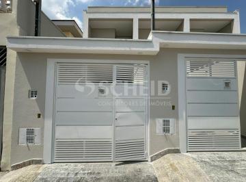 Casa · 130m² · 3 Quartos · 2 Vagas · Sobrado em Campo Grande, novo, 3 dormitórios sendo 3 suites, sala, cozinha, 4 banheiros e 2 vagas.