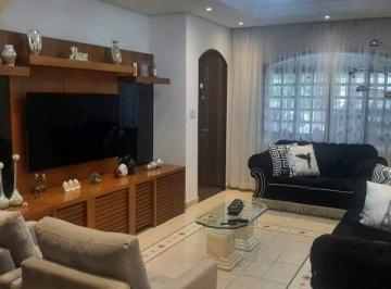 Sala de estar · Sobrado de 3 dormitórios, 1 suíte, área gourmet e 2 vagas.