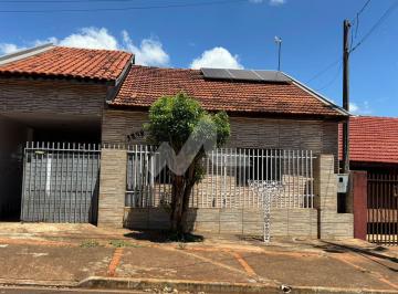 Casa · 77m² · Casa a venda no Jardim Europa, Toledo - PR, com 225 m  de terreno