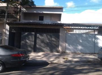Foto 01 · Terreno inteiro com dois sobrados - entrada independente