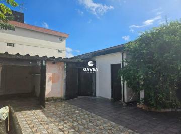 Casa · 203m² · 4 Quartos · 6 Vagas · Casa com 320 m² com edícula nos fundos, Parque Bitarú em São Vicente