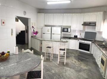 Imagem Principal · Casa à venda com 2 quartos, sendo 3 suítes,  em Vila Oliveira, Mogi das Cruzes