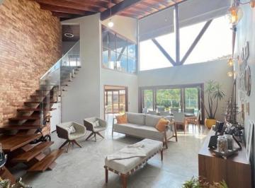 Foto 01 · Casa a venda ou permuta, térrea, com amplo terreno, 3 suítes, gourmet, piscina no condomínio alto pa