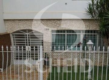 Casa · 130m² · 3 Quartos · 2 Vagas · SOBRADO NO CAMPO BELO COM 130M!