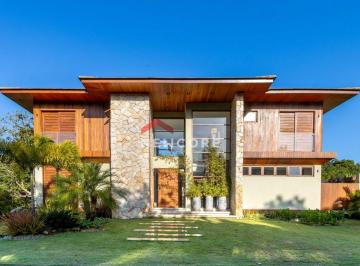 Casa · 550m² · 6 Quartos · 2 Vagas · Casa de condomínio em Avenida do farol - Praia do Forte - Mata de São João/BA