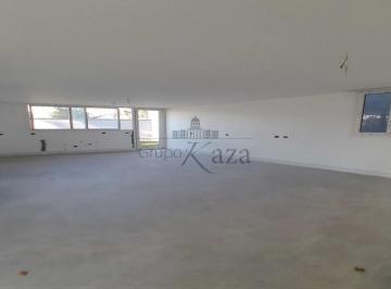 Sala · Casa de Condomínio - Alto da Boa Vista - 4 Suítes - 686m².