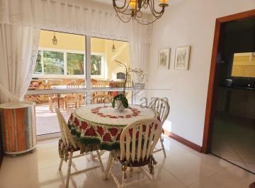 Casa · 707m² · 4 Quartos · 4 Vagas · Casa de Condomínio - Aldeia da Serra - 4 Suítes - 390m².