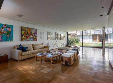 Casa · 675m² · 3 Quartos · 3 Vagas · Casa - Jardim Luzitânia - 3 Suítes - 500m².