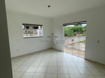 Casa · 860m² · 3 Quartos · 10 Vagas · Casa em Condomínio - Araçoiaba da Serra - 3 Dormitórios - 200m².