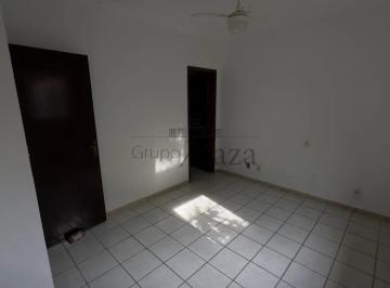 Casa · 270m² · 3 Quartos · 4 Vagas · Casa - Jardim Leocádia - 3 Dormitórios - 180m².
