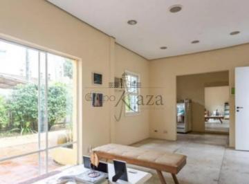 Casa · 340m² · 10 Quartos · 2 Vagas · Casa Comercial - Jardim América - 10 Salas - 340m²