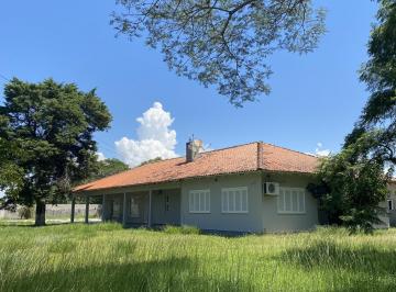 Casa · 327m² · 5 Quartos · 2 Vagas · Casa a venda no bairro Florida em Guaíba. 5 dormitórios, 5 banheiros, sala de tv e sala de visitas. 