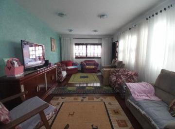 Casa · 233m² · 6 Quartos · 2 Vagas · Sobrado com 6 quartos do lado do Metrô Jabaquara
