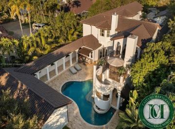 Foto 01 · Casa Contemporânea em Miami