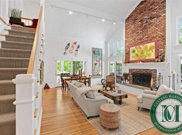 Foto 01 · Casa com 4 Quartos em East Hampton