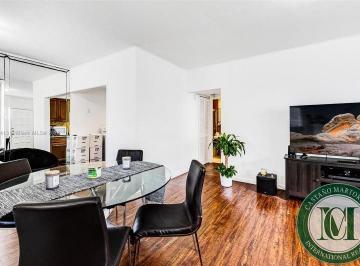 Foto 01 · Apartamento em Miami Beach