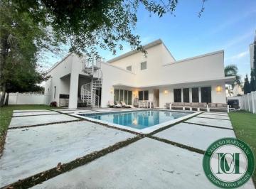 Foto 01 · Casa Linda em Miami