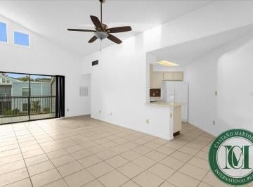Foto 02 · Apartamento de 2 Quartos em Orlando