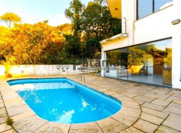 Casa · 300m² · 3 Quartos · 4 Vagas · Sobrado à venda com 3 suítes, piscina e 4 vagas no Jardim Peri Peri