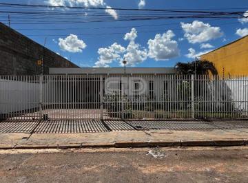 Casa · 200m² · 3 Quartos · 4 Vagas · Casa com 3 Quartos no Bairro Praeirinho