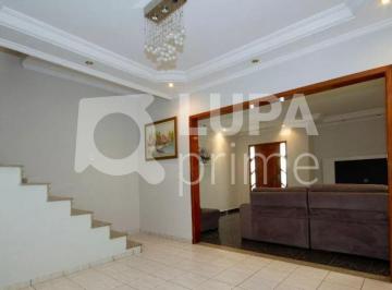 Casa · 411m² · 3 Quartos · 2 Vagas · Sobrado com 3 dormitórios no Chora Menino!