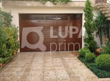 Casa · 222m² · 3 Quartos · 7 Vagas · Sobrado 3 quartos/suítes, quintal, 7 vagas à venda no Jardim São Paulo!