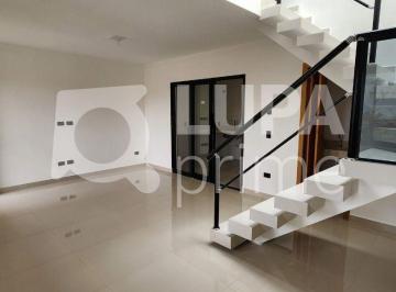 Casa · 135m² · 3 Quartos · 4 Vagas · Sobrado com 3 dormitórios sendo 3 suítes á venda na Vila Constança!