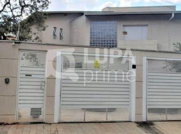 Casa · 400m² · 5 Quartos · 3 Vagas · Casa térrea com 5 dormitórios sendo 4 suítes à venda na Água Fria!