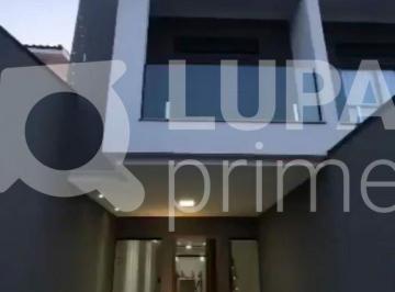 Casa · 155m² · 3 Quartos · 4 Vagas · Sobrado com 3 dormitórios sendo 1 suíte á venda no Parque Vitória