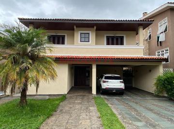 d087b47717fe1a1a3eaef29a2a19c494.jpg · Sobrado de 305m² com 4 quartos