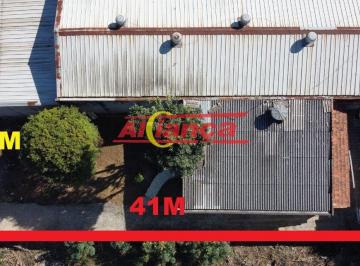 Casa · 200m² · 2 Quartos · 6 Vagas · CASA COM TERRENO ENORME EM CUMBICA