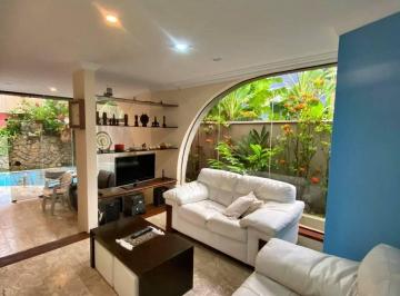 Apartamento · 90m² · 3 Quartos · 2 Vagas · AMPLO APARTAMENTO 03 DORMITÓRIOS, COM QUINTAL PRIVATIVO À 150m DA PRAIA!
