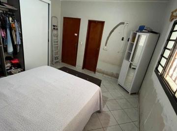 Casa · 81m² · 2 Quartos · 3 Vagas · Casa 2 quartos 1 suíte + ponto comercial