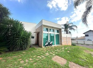 imagem-do-whatsapp-de-2024-03-22-a-s-13-30-00_805753d11711127853390.jpg · Casa para venda, com 04 suítes, espaço gourmet e piscina, localizadaPortal dos Pássaros, Boituva, SP