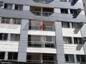Apartamento · 110m² · 3 Quartos · 1 Vaga · Apartamento com 03 quartos/suíte, na segunda quadra do mar na Praia da Costa..