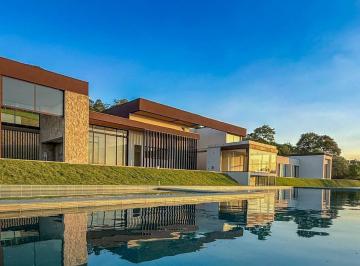 Casa · 132000m² · 5 Quartos · 9 Vagas · Casa à Venda à Beira da Represa em Vargem – Alto Padrão