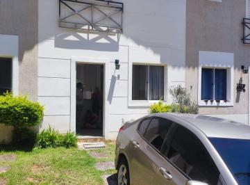 Casa , Cotia · Casa para alugar com 2 dormitórios de condomínio com churrasqueira e lareira 