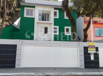 Casa · 240m² · 3 Quartos · 4 Vagas · Sobrado à venda no Morumbi, com 03 quartos, sendo 03 suítes.