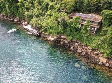 Casa · 410m² · 4 Quartos · Linda casa costeira na Ilha Grande, local com agua cristalina!