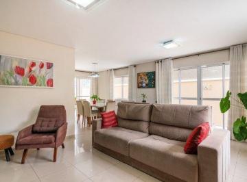 Casa de 3 quartos, Curitiba · Sobrado mobiliado 3 suites 2 vagas 197m²
