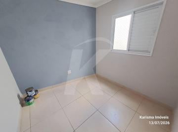 Casa · 40m² · 2 Quartos · Apartamento com 2 quartos, sala, cozinha, banheiro e área de serviço.