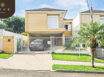 Casa · 194m² · 3 Quartos · 3 Vagas · Casa de alto padrão, com 03 quartos, 01 suíte, 03 vagas de garagem no Santo Inácio!