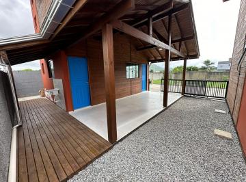 Casa · 95m² · 2 Quartos · 1 Vaga · Casa com dois dormitórios na praia do Campeche.