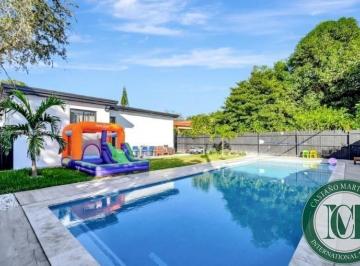 Foto 01 · Casa a venda em Miami com piscina