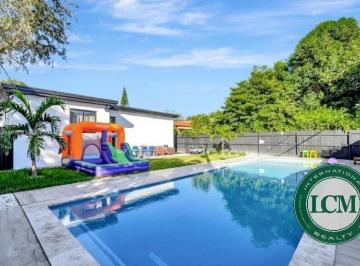 Foto 01 · Casa a venda em Miami com piscina