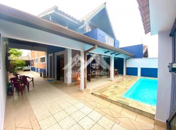 Casa · 220m² · 4 Quartos · 5 Vagas · Sobrado em Peruíbe