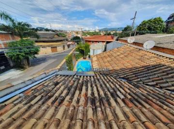 1bf1d2a0204b7b75c29d548ff51c24a8d0bf2d99 · Casa localizada no bairro Planalto de Atibaia